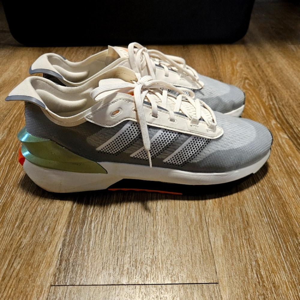 Addidas AVRYN Mens Shoes